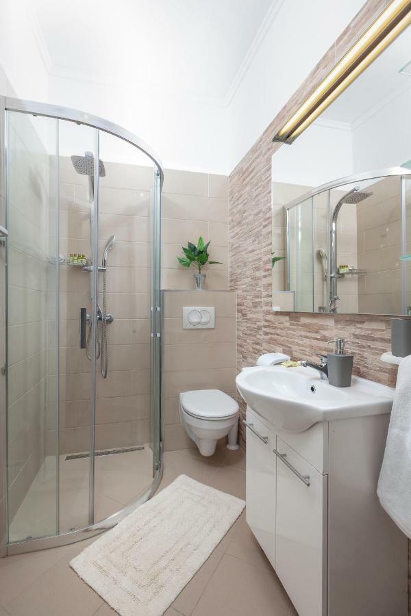 Apartments R Makarska Ngoại thất bức ảnh